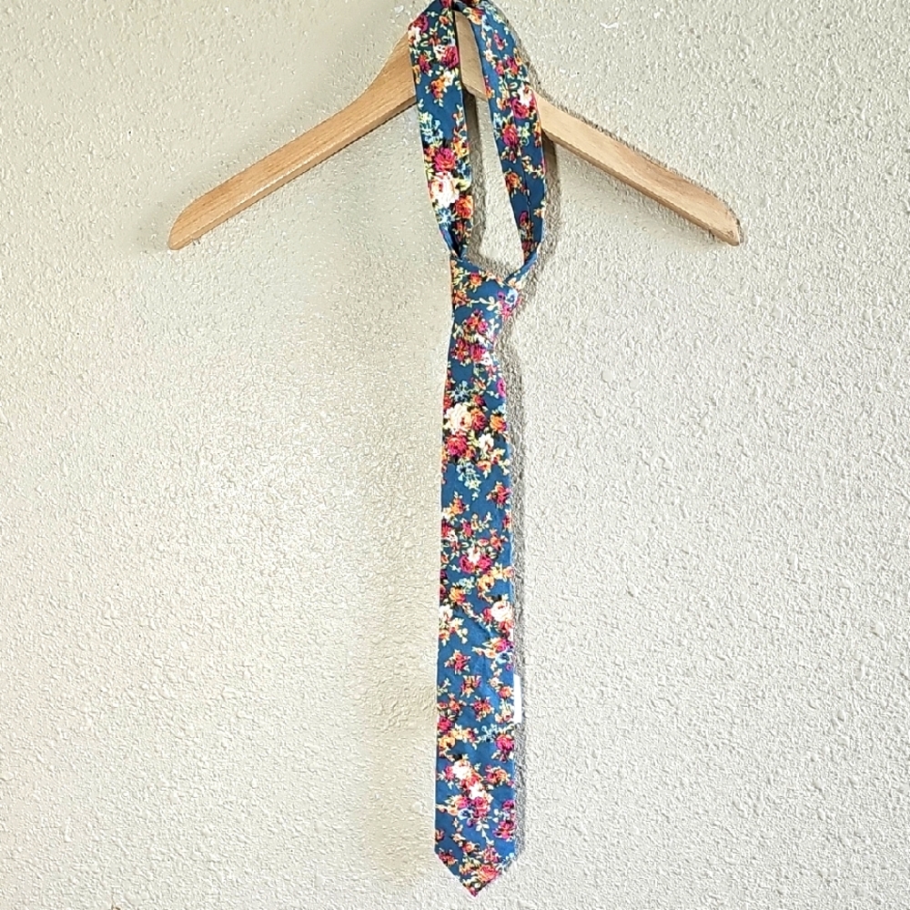 Barry Beaux Floral Neck Tie.
